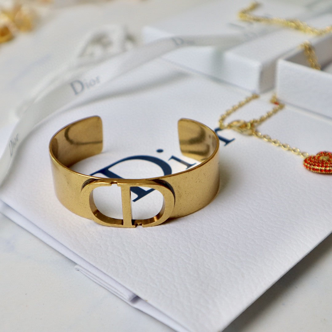 DIOR CD CUFF BRACELET GOLD