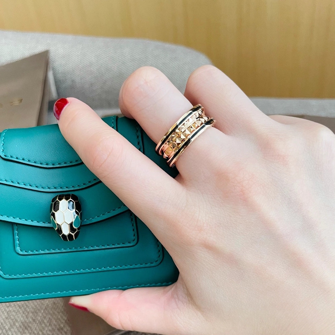BVLGARI ZERO 1 GOLD BLACK CERAMIC RING