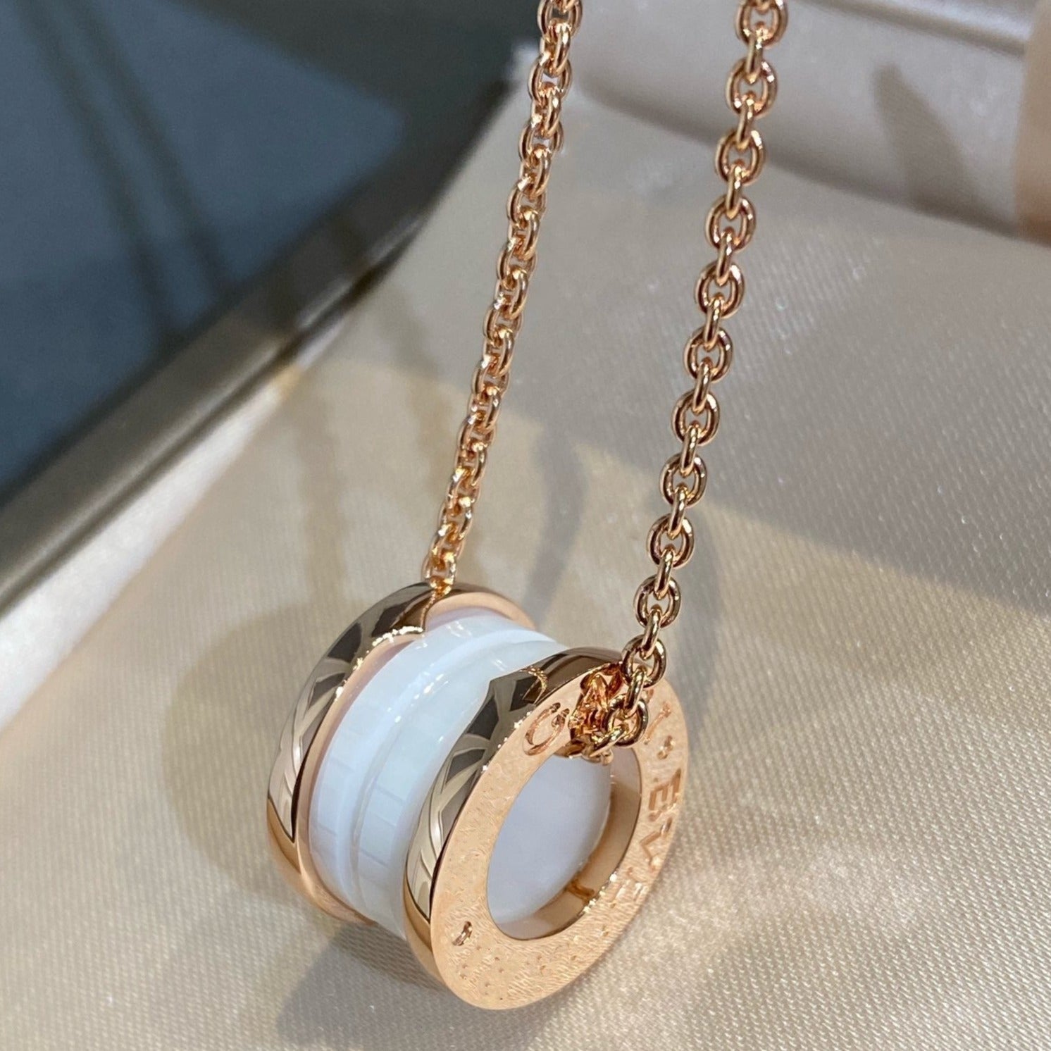 BVLGARI ZERO 1 WHITE CERAMIC PINK GOLD NECKLACE