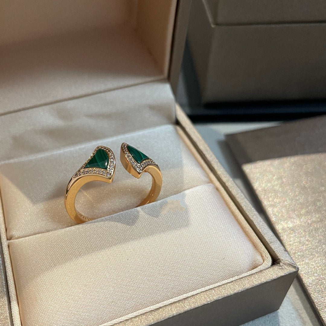 BVLGARI DREAM MALACHITE DIAMOND OPEN RING