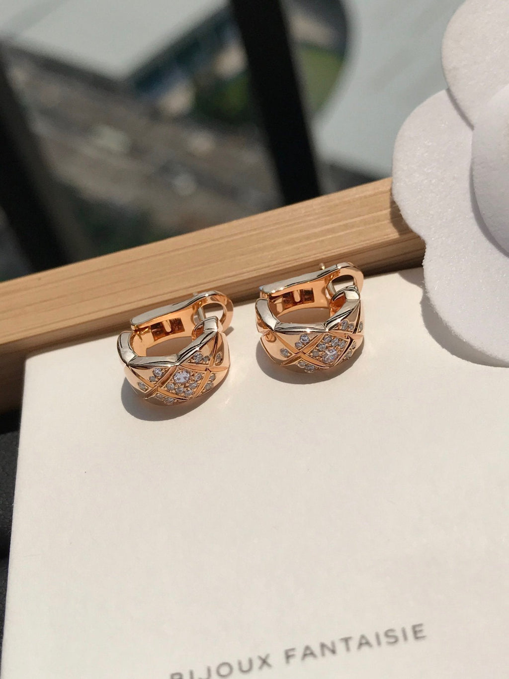 Chanel Crush Diamond Pink Gold Earrings