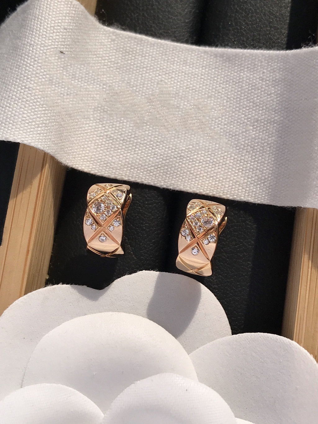 Chanel Crush Diamond Pink Gold Earrings