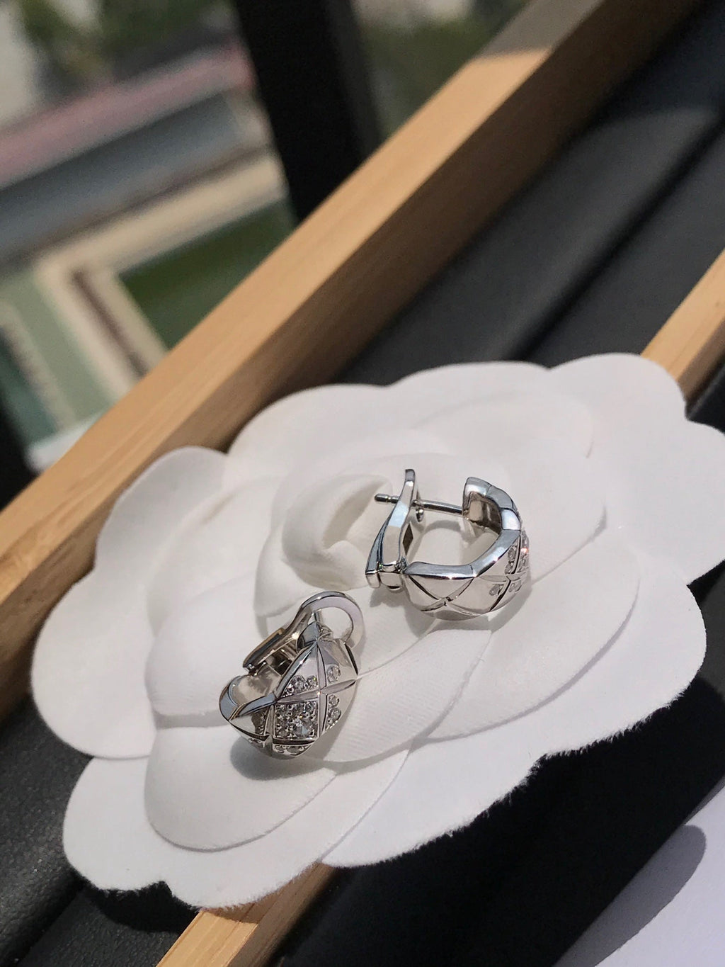 Chanel Crush Diamond Silver Earrings