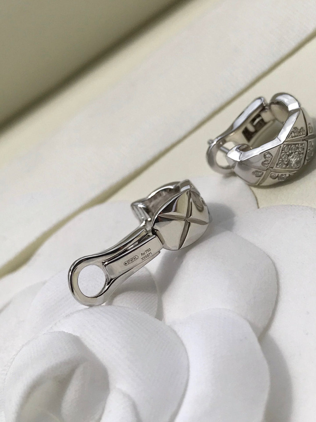 Chanel Crush Diamond Silver Earrings