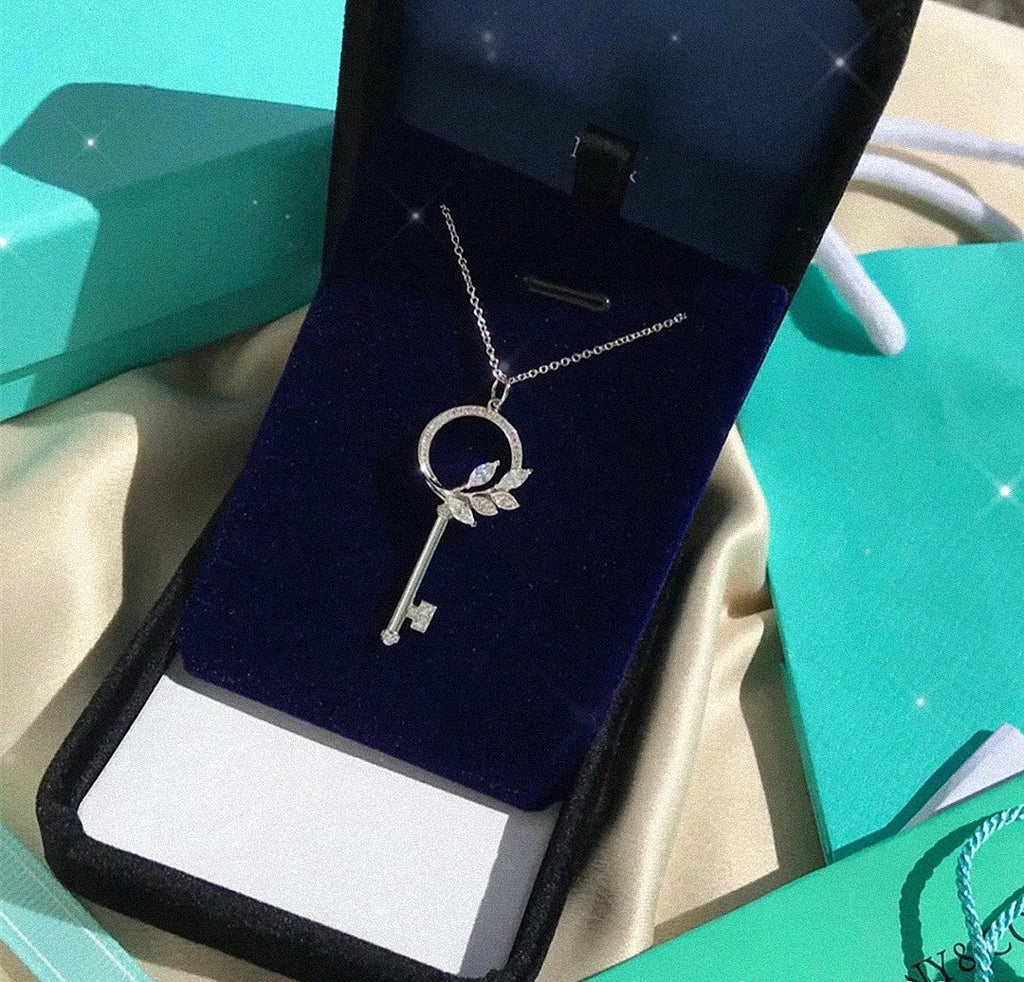 TIFFANY VICTORIA  DIAMOND PINK GOLD VINE CIRCLE KEY NECKLACE