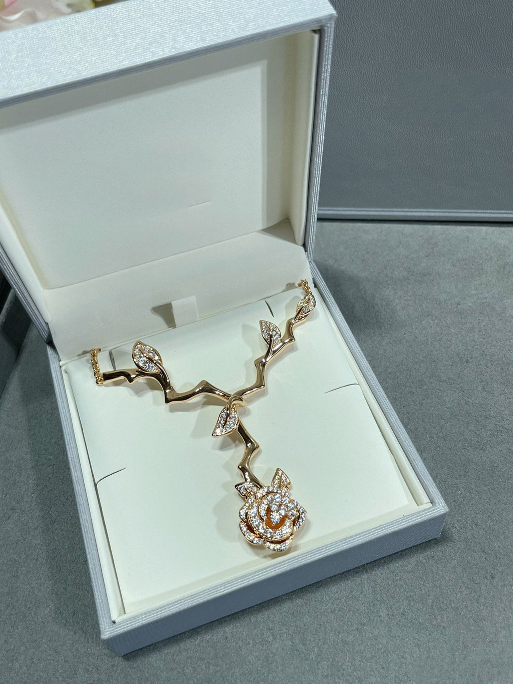 DIOR ROSE BAGATELLE DIAMOND NECKLACE