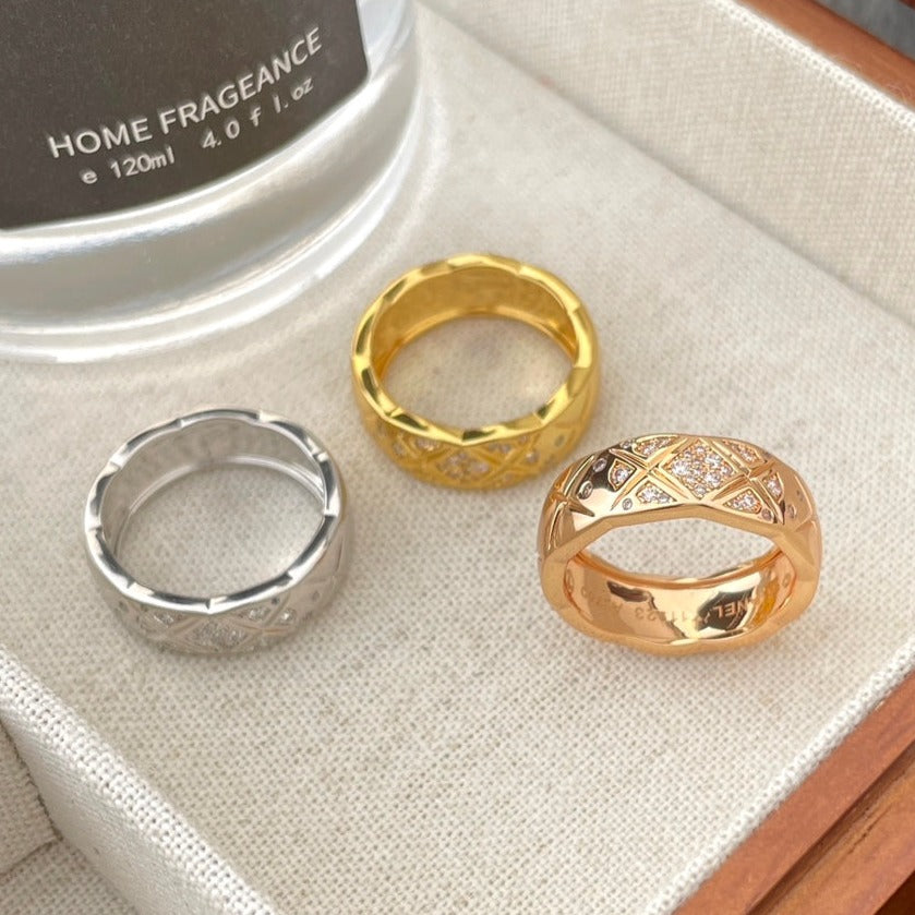 Chanel Crush Ring 6.8Mm Gold Diamonds Quilted