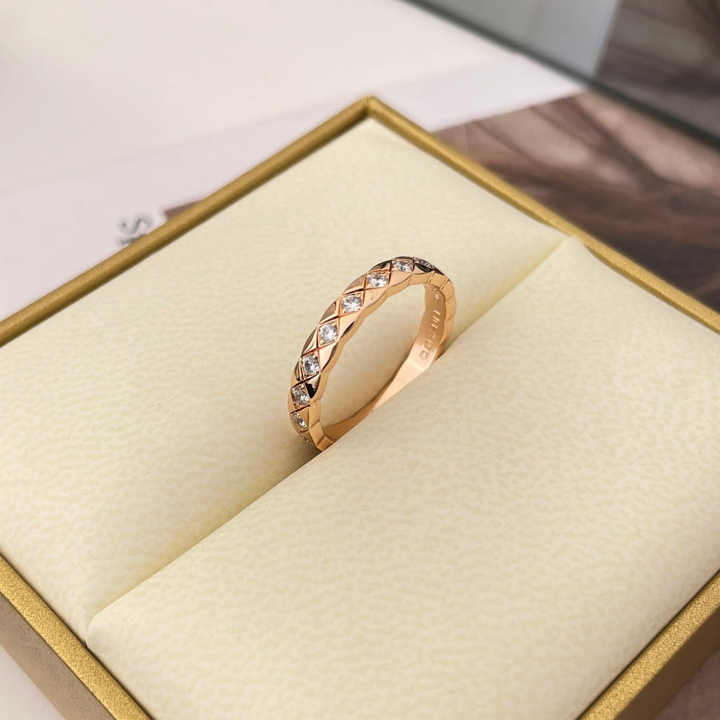 Chanel Crush Mini Classic Ring Diamonds