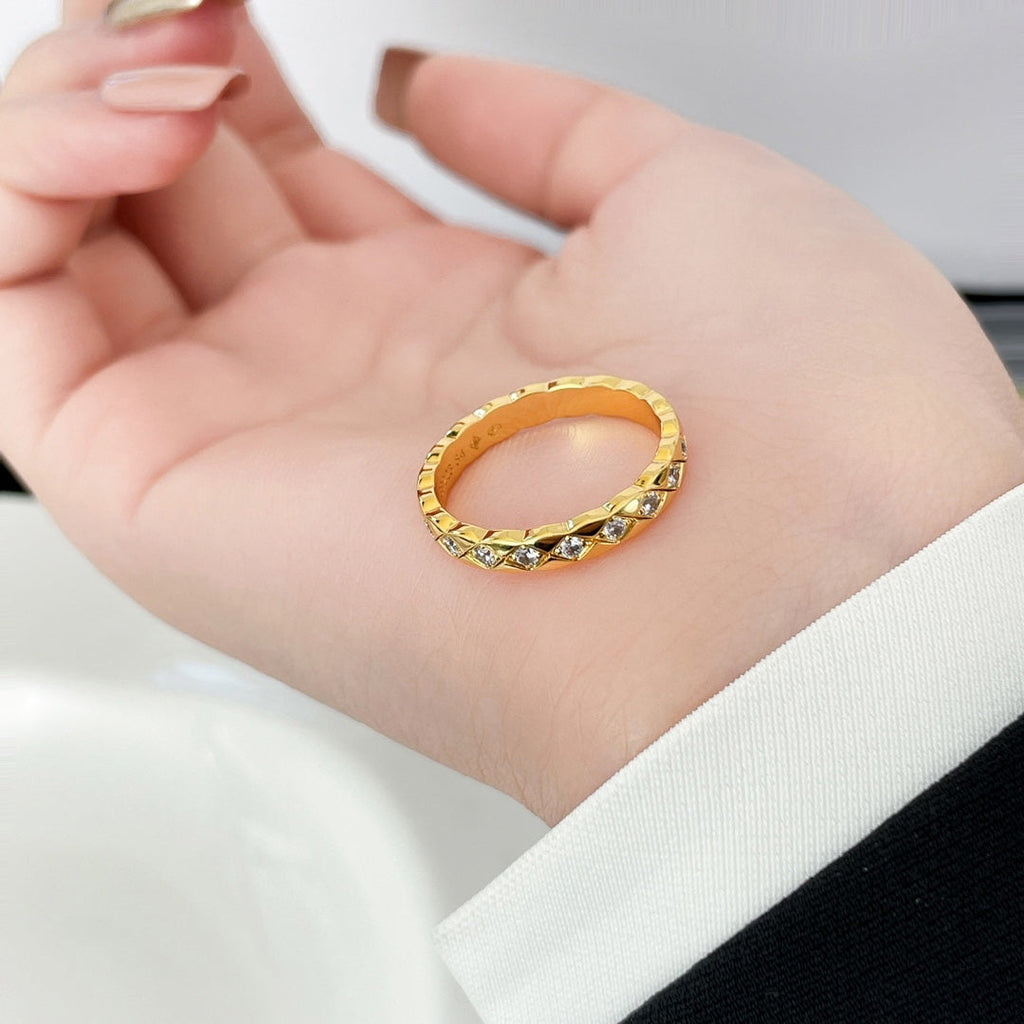 Chanel Crush Mini Classic Ring Diamonds