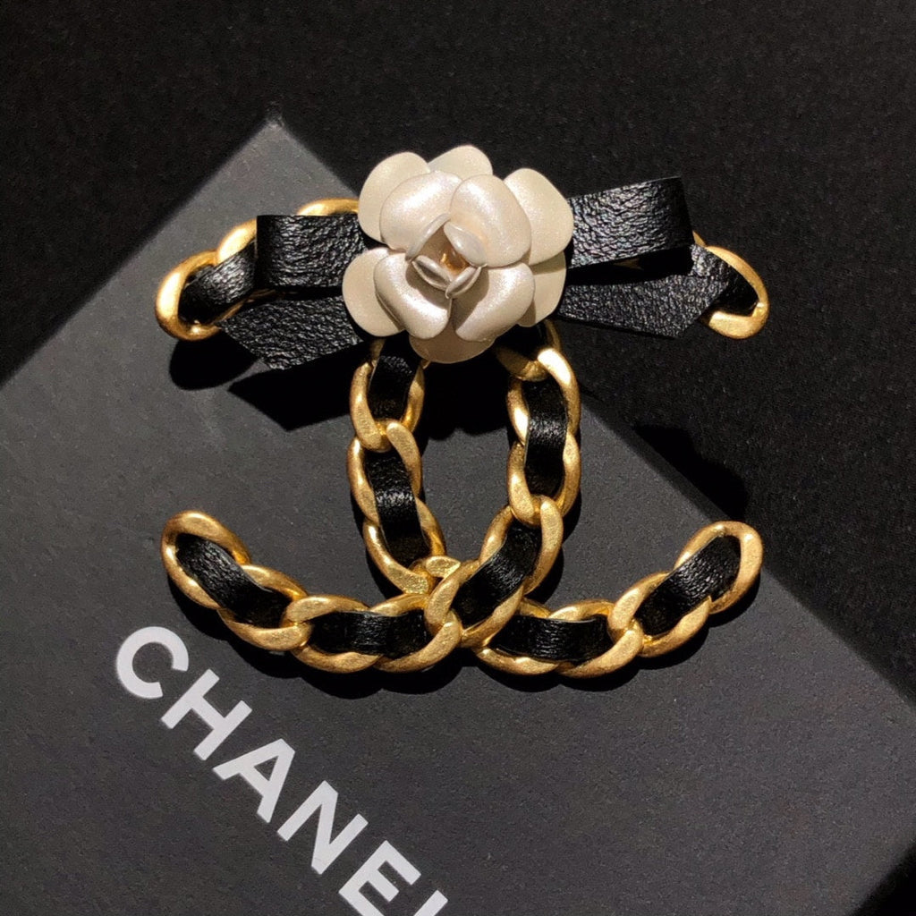 Chanel Brooch Gold 158839