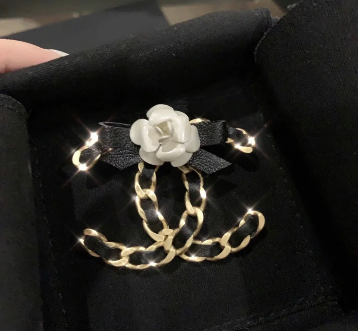 Chanel Brooch Gold 158839