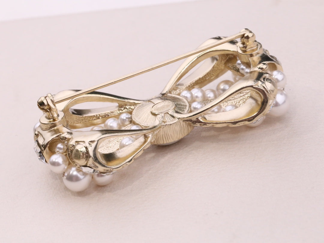 Chanel Brooch Gold