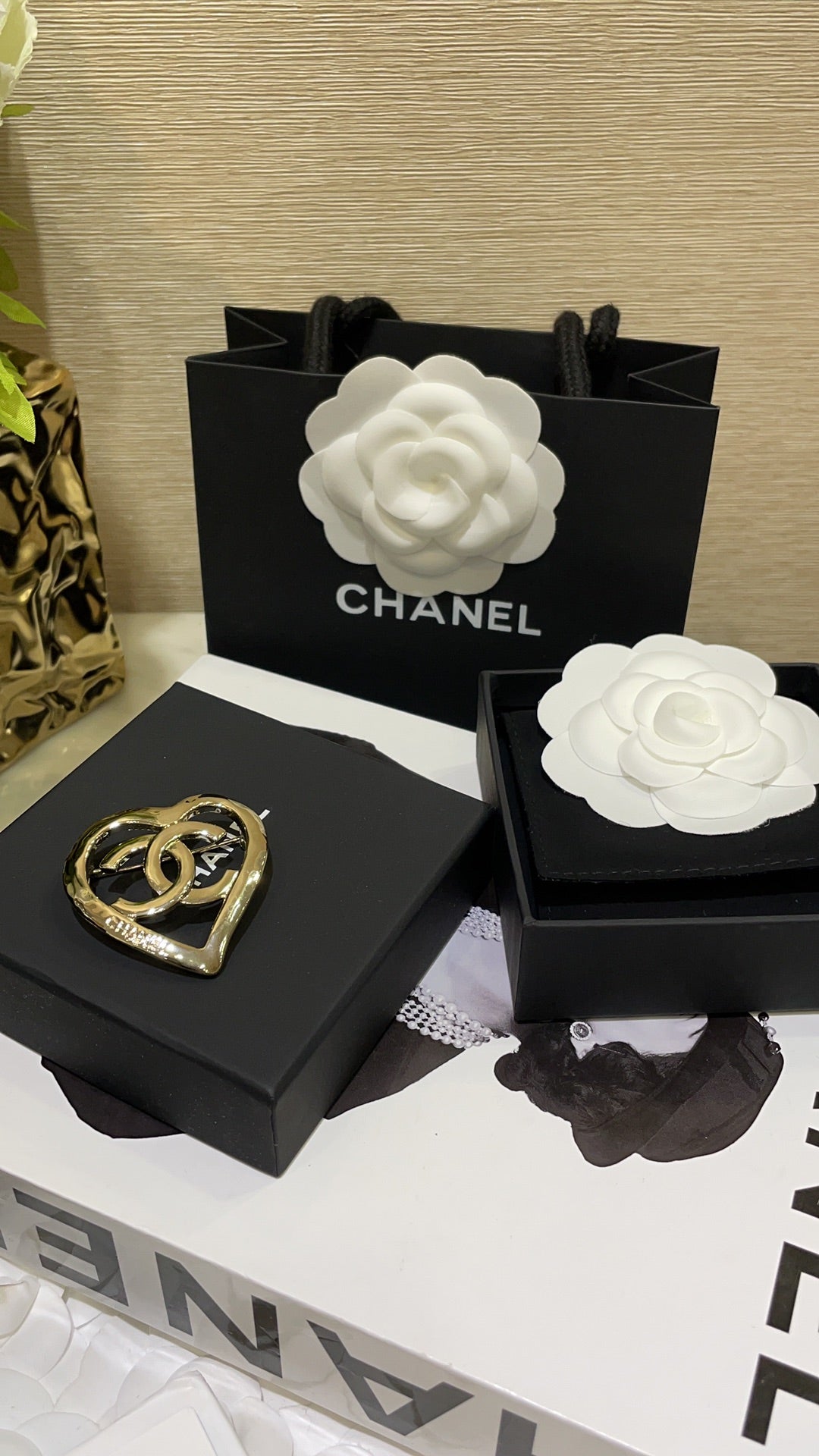 Chanel Brooch Gold 159549