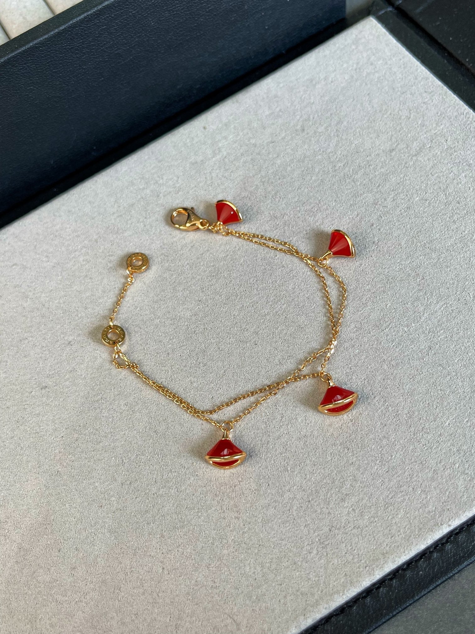 BVLGARI BVL 4 MOTIF GOLD DIVA DREAM BRACELET