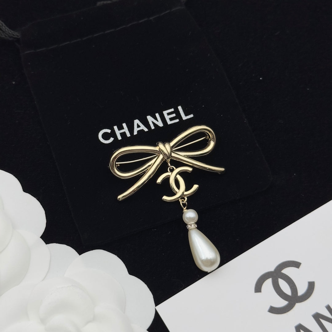 Chanel Brooch Pink Gold 173221
