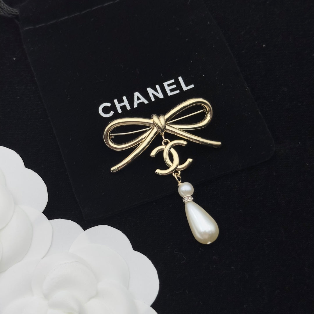 Chanel Brooch Pink Gold 173221