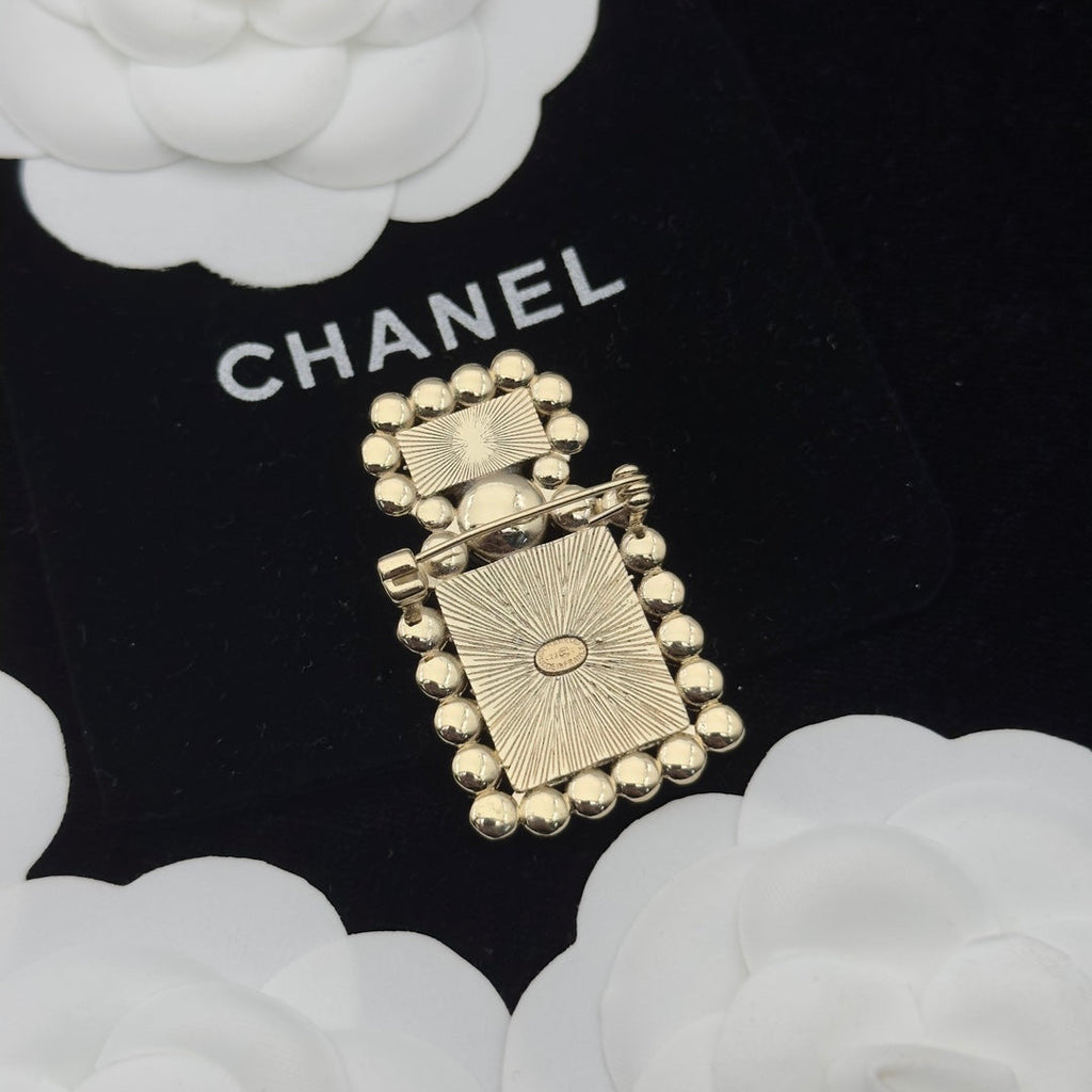 Chanel Brooch Gold 174157