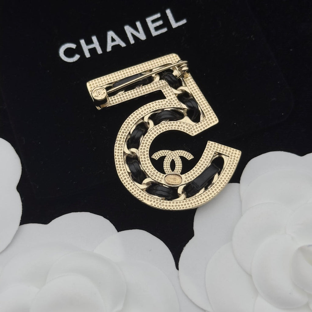 Chanel Brooch Gold 174155