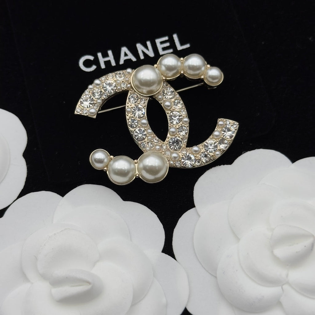 Chanel Brooch Gold 174302