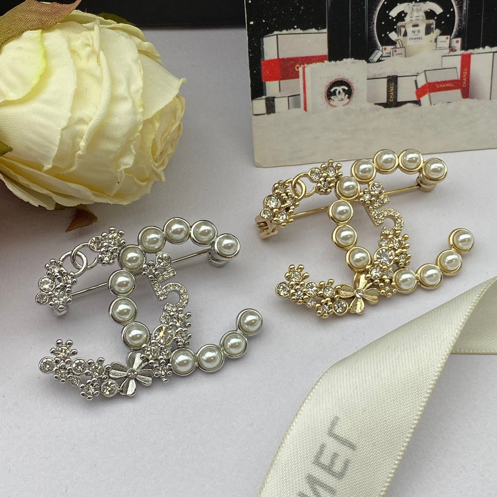 Chanel Brooch 180086