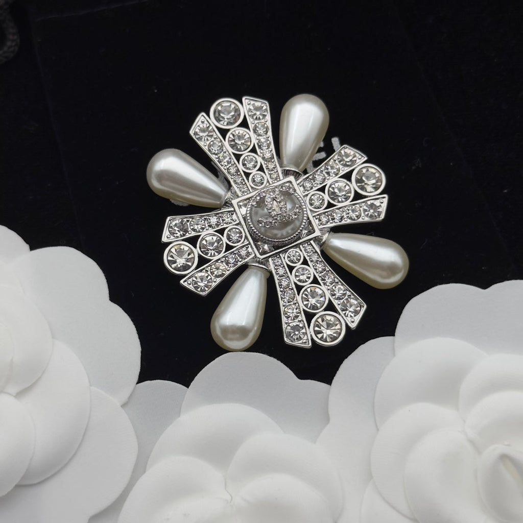 Chanel Brooch Silver 179953