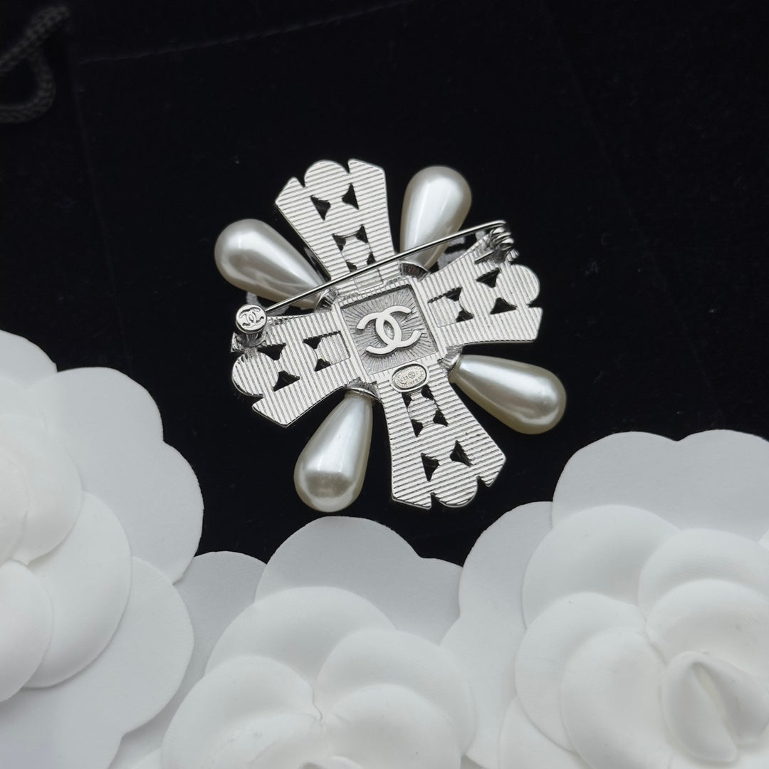 Chanel Brooch Silver 179953