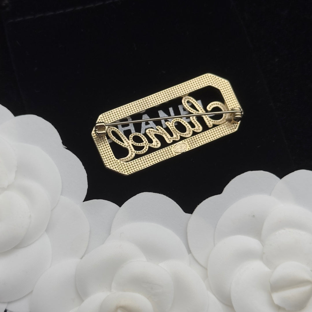 Chanel Brooch Gold 182072