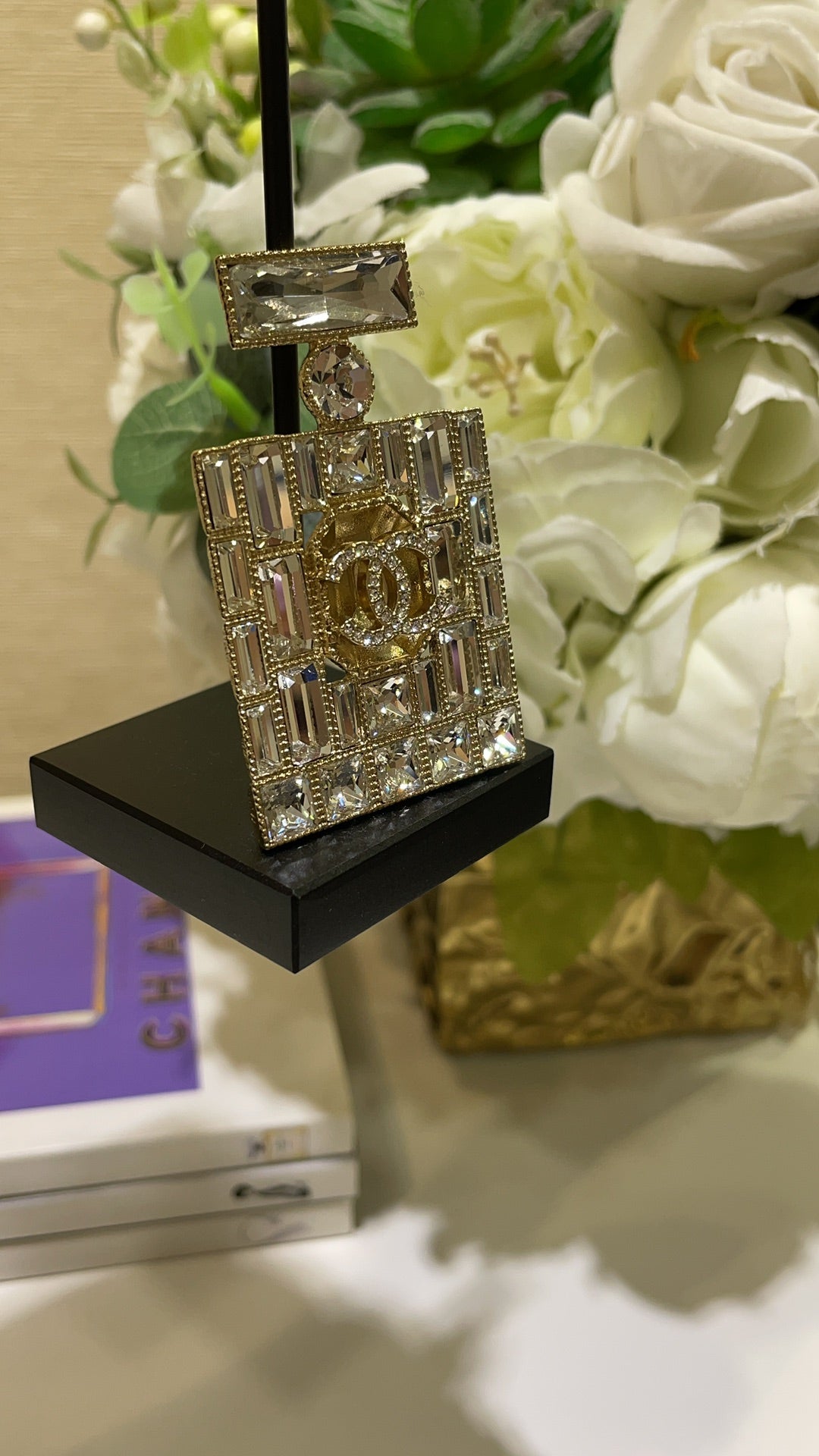 Chanel Brooch Gold 162676