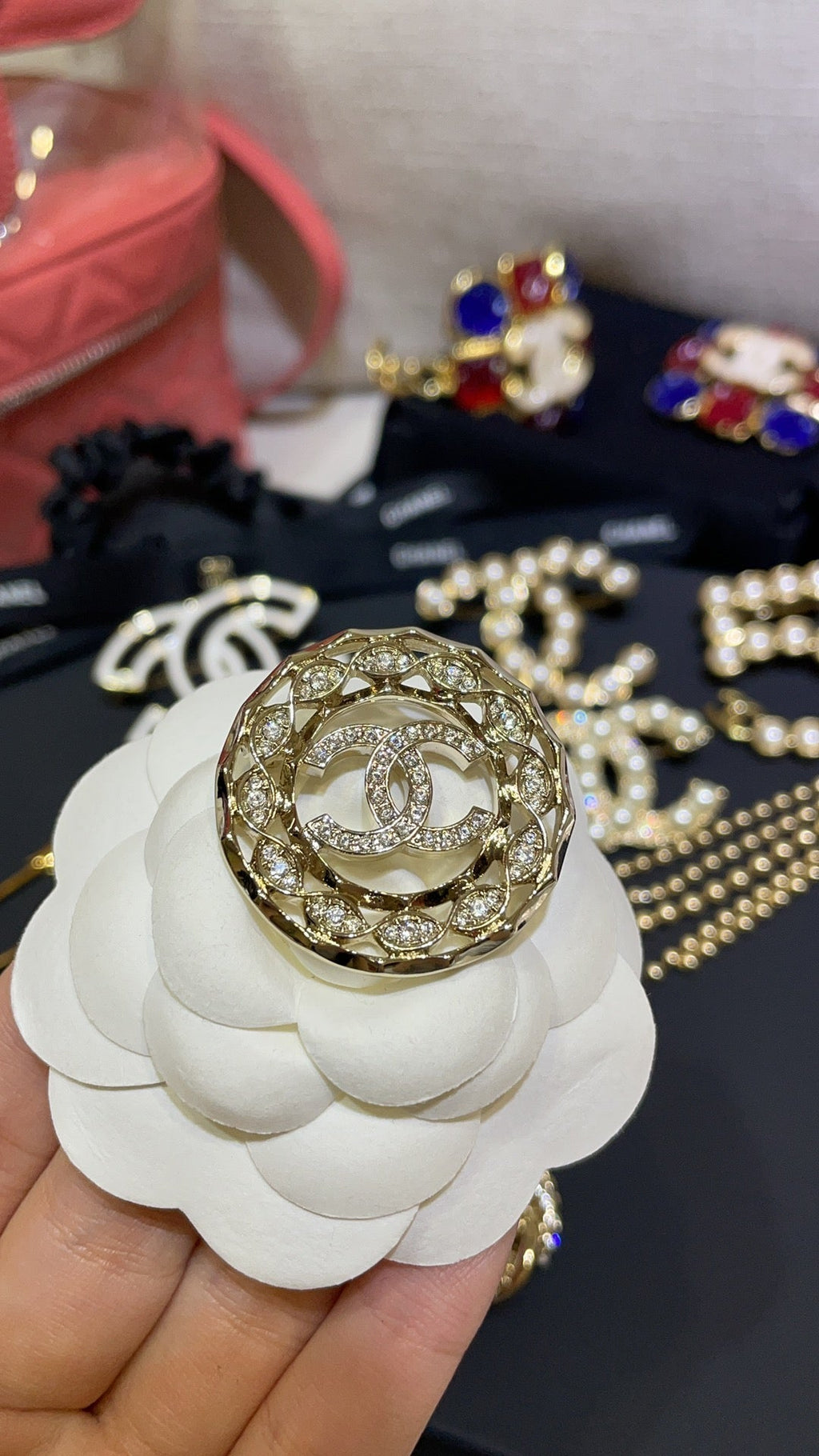 Chanel Brooch Gold 163243