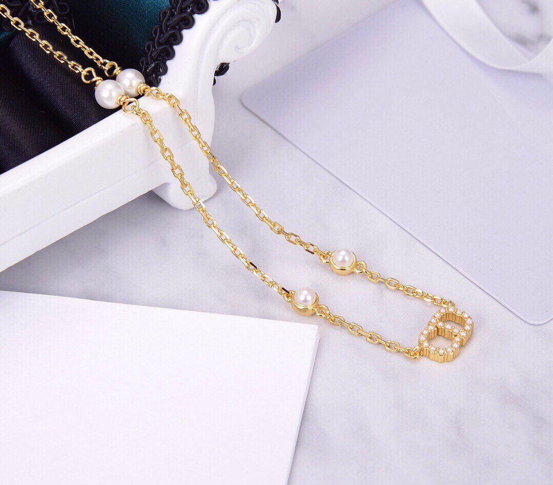 DIOR CD NECKLACE PEDANT GOLD DIAMOND 4 PEARL