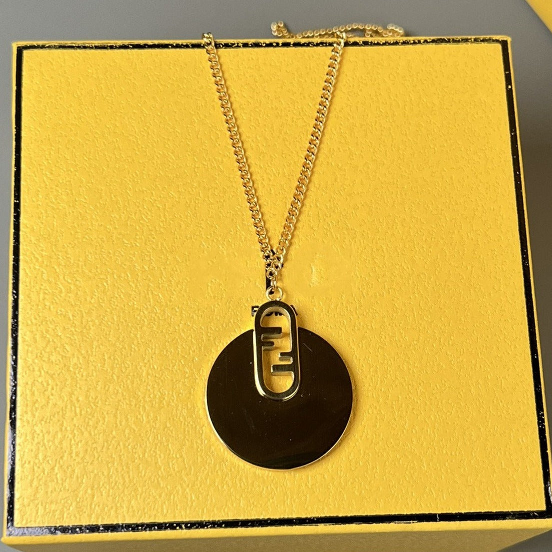 FENDI O'LOCK GOLD NECKLACE