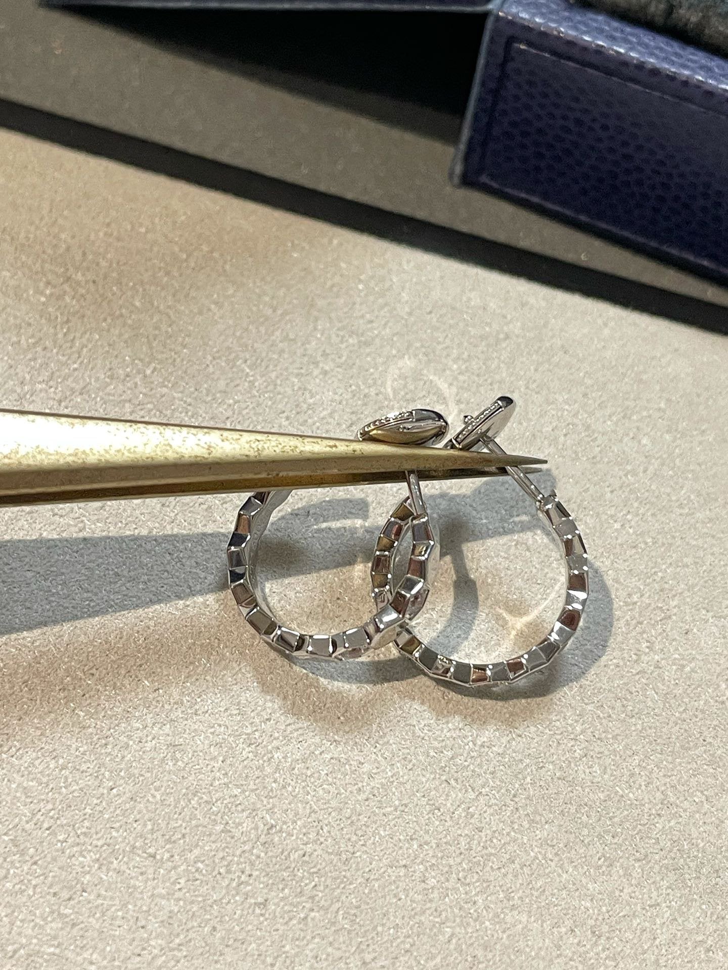 CHAUMET HONEE SILVER DIAMOND HOOP EARRINGS