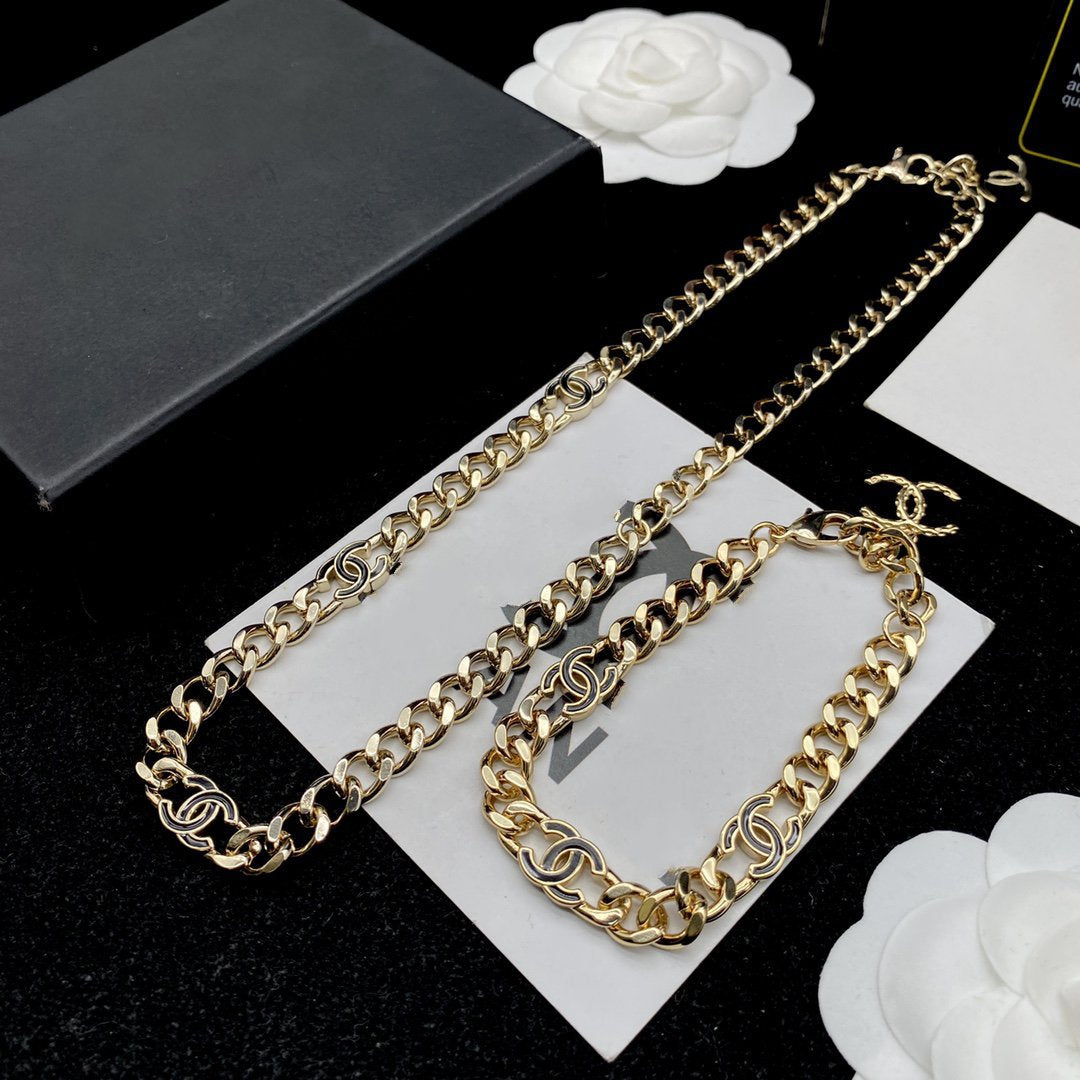 Chanel Black Necklace Gold Diamond
