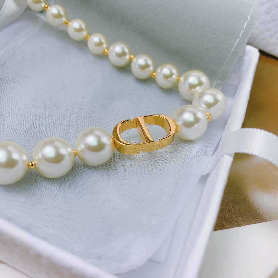 DIOR CD PEARL NECKLACE