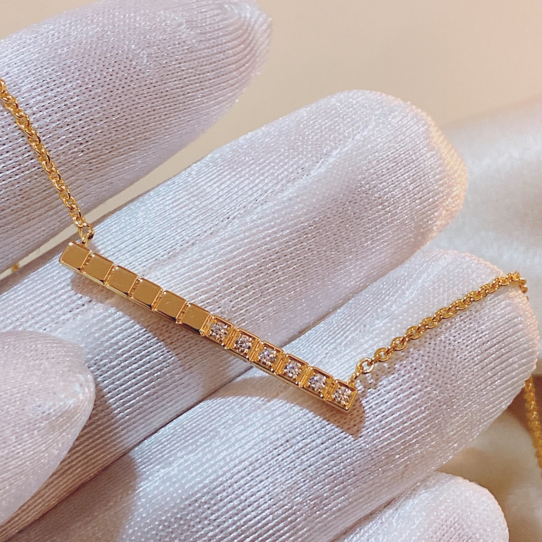CHOPARD ICE CUBE NECKLACE DIAMOND