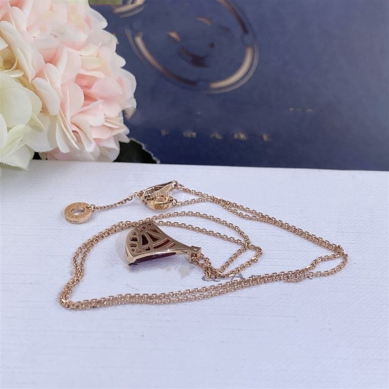BVLGARI DREAM NECKLACE CARNELIAN 1 DIAMOND