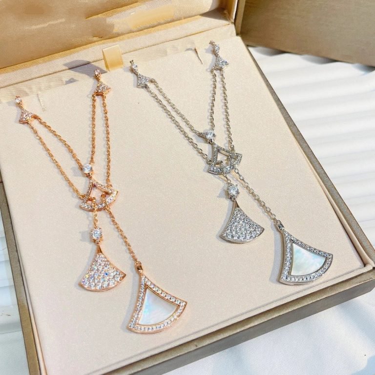 BVLGARI DREAM NECKLACE 3 MOTIF WHITE MOP DIAMOND