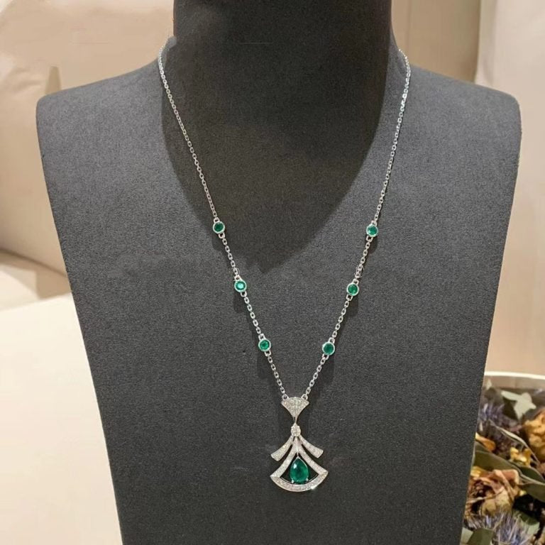 BVLGARI DREAM NECKLACE MALACHITE DIAMOND SILVER