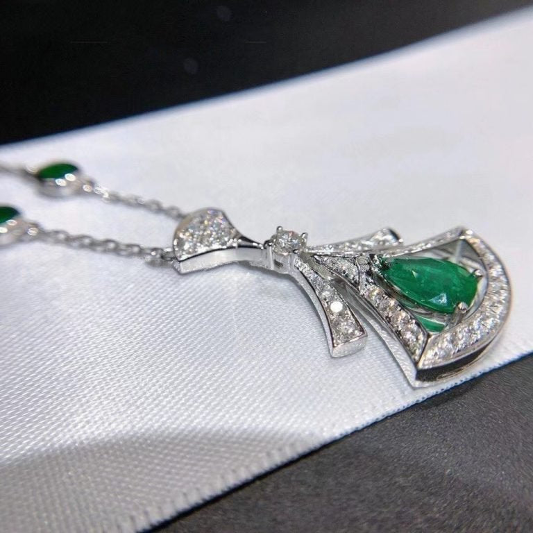 BVLGARI DREAM NECKLACE MALACHITE DIAMOND SILVER