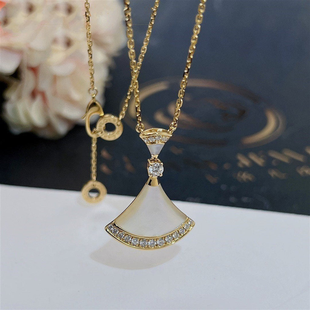 BVLGARI DREAM NECKLACE MOP GOLD DIAMOND