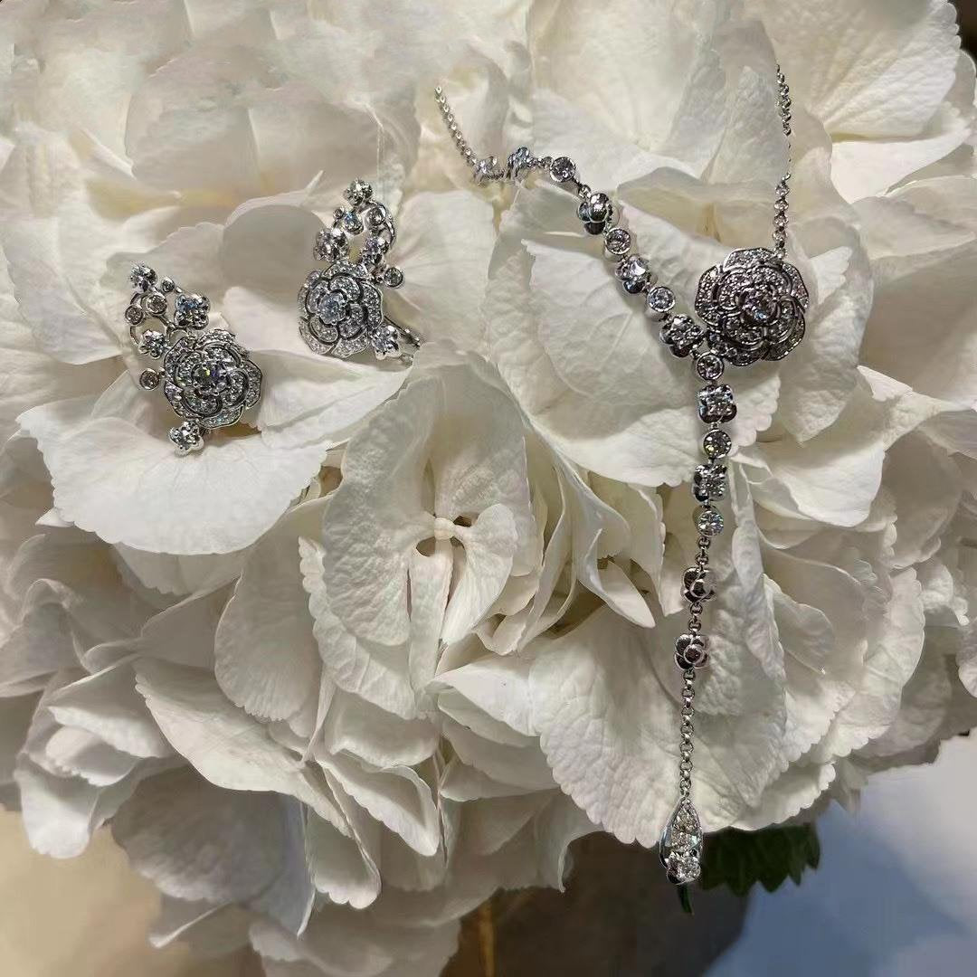 Chanel Bouton De Camelia Silver Diamond Necklace