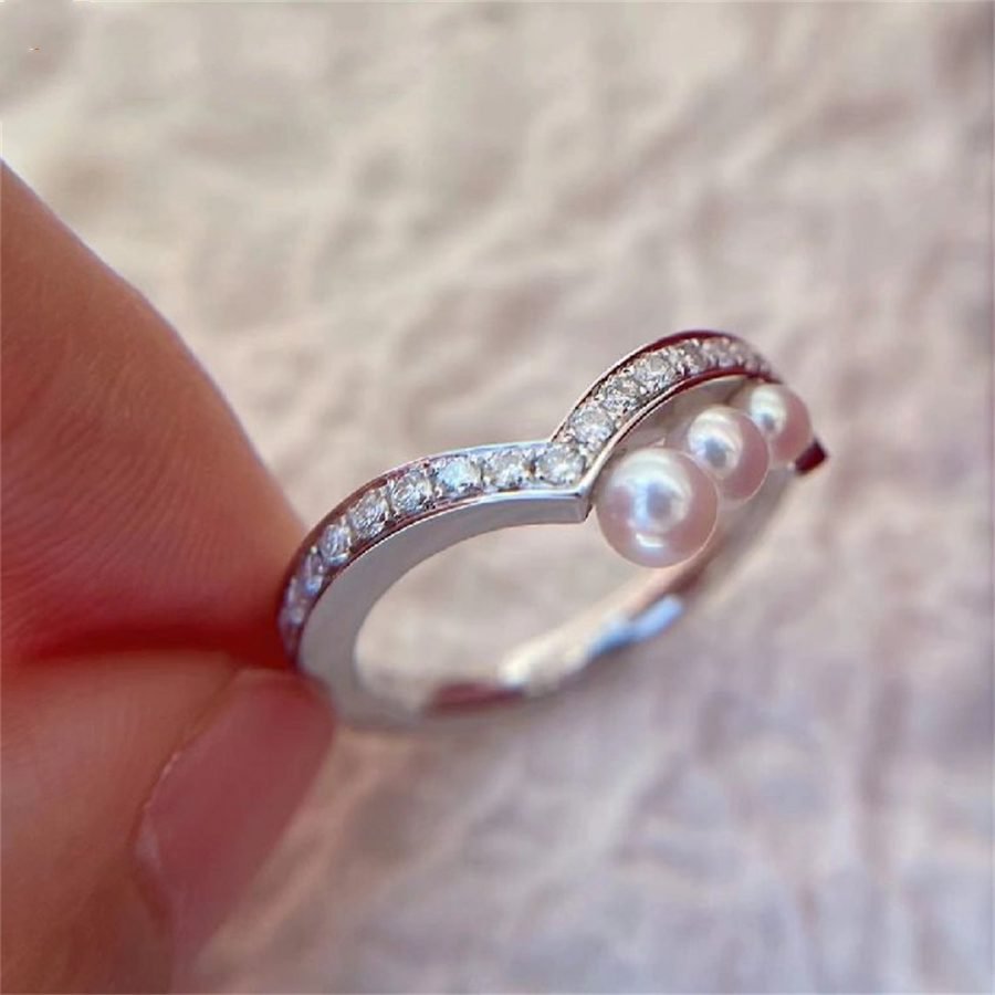 CHAUMET JOSEPHINE SILVER DIAMOND RING