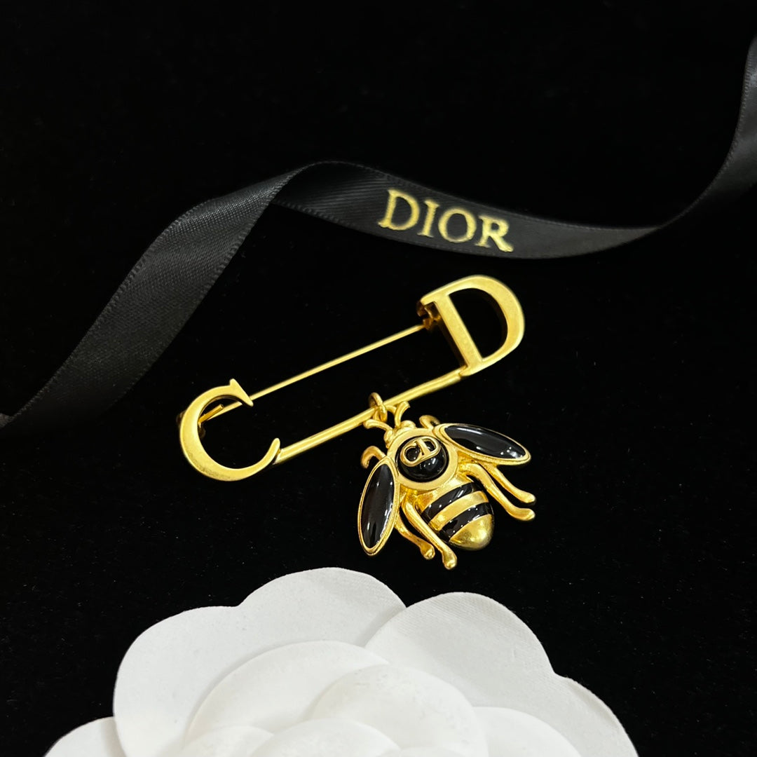 DIOR CD Brooch 11