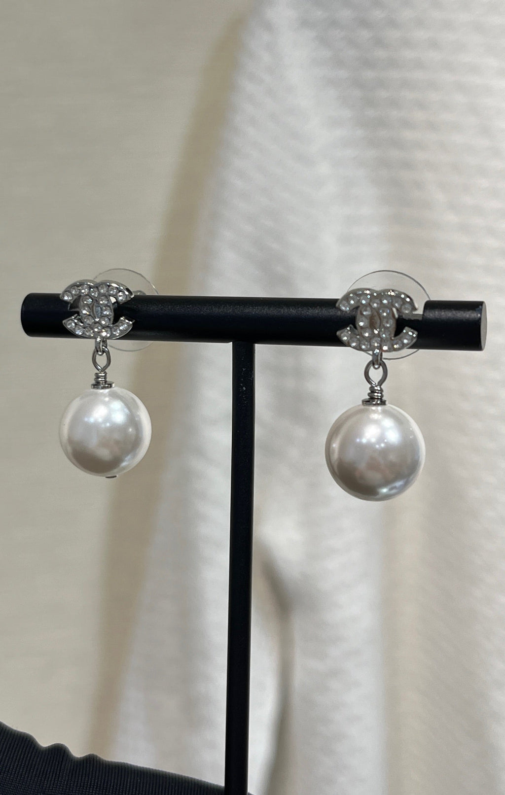 Chanel 2026 Full Diamond Double C Pearl Pendant Earrings