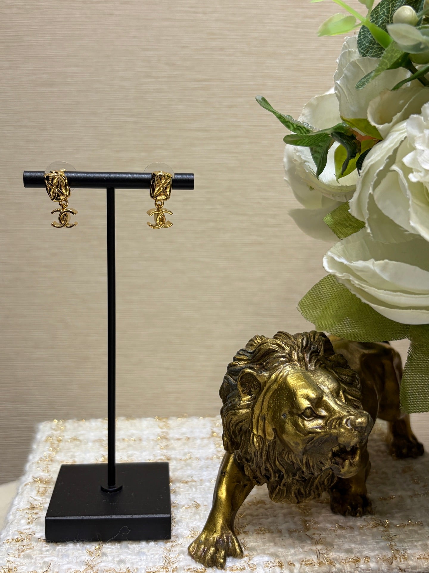 Chanel 2026 Gold Diamond Pattern Small Square Double C Pendant Earrings