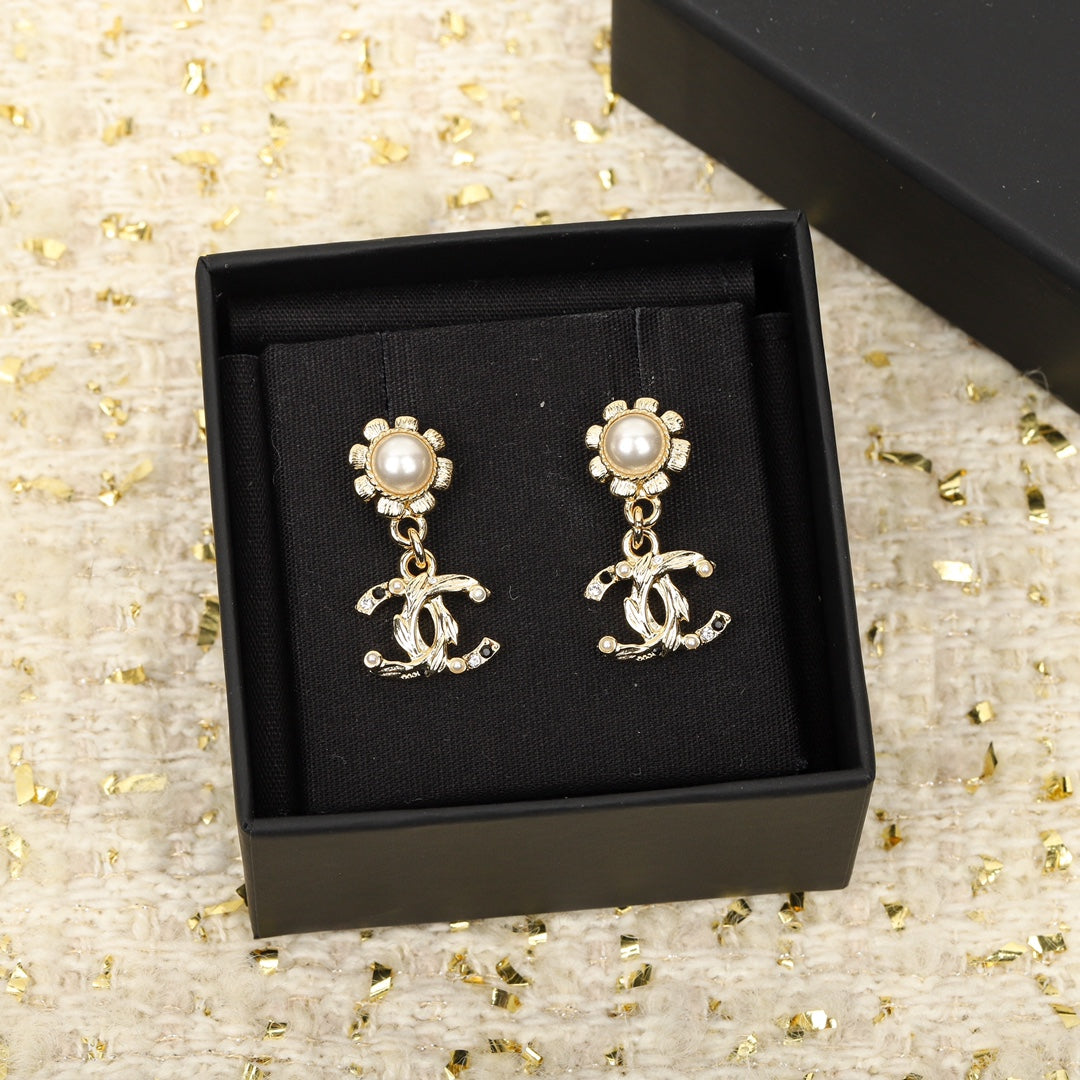 Sunflower Chanel Gold Mutil Diamonds Drop Earrings